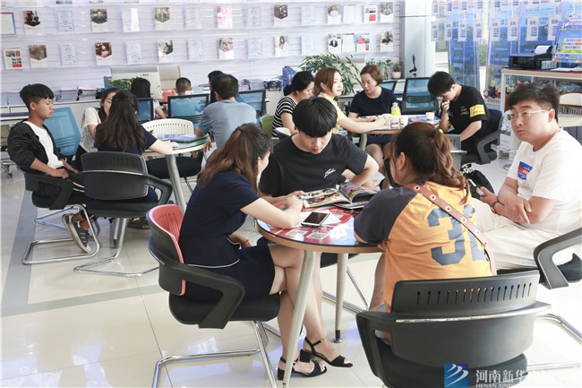 新起點(diǎn)新規(guī)劃 新華新生報(bào)名火熱進(jìn)行中